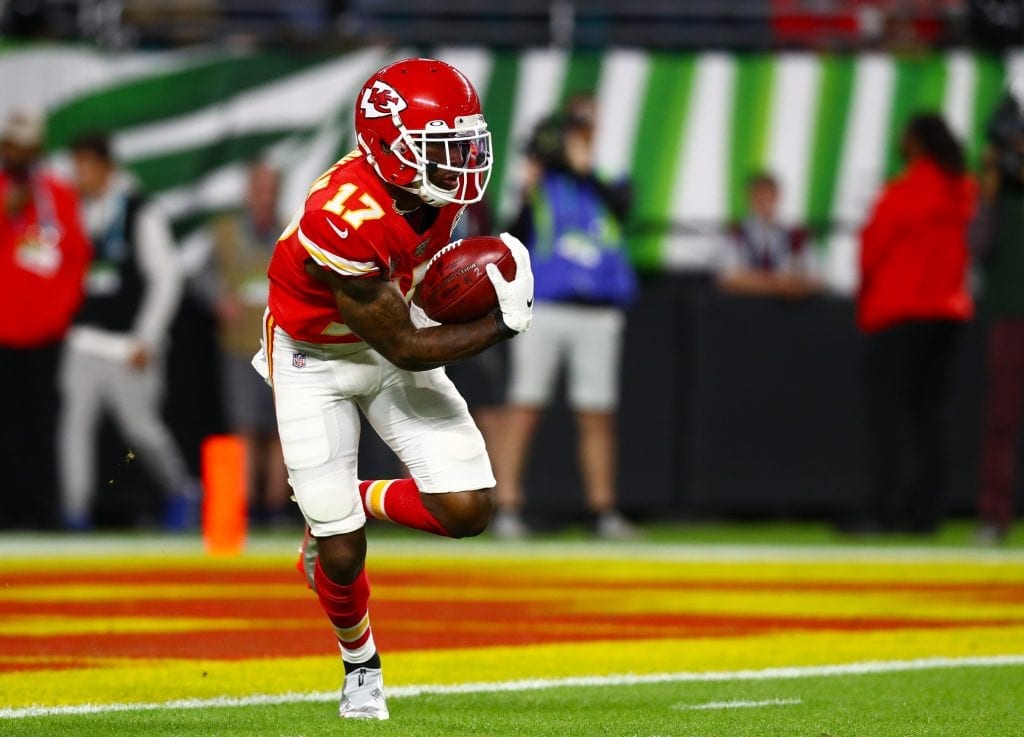 Chiefs Mecole Hardman Makes 23 Mph On The Treadmill Look Like Jogging 